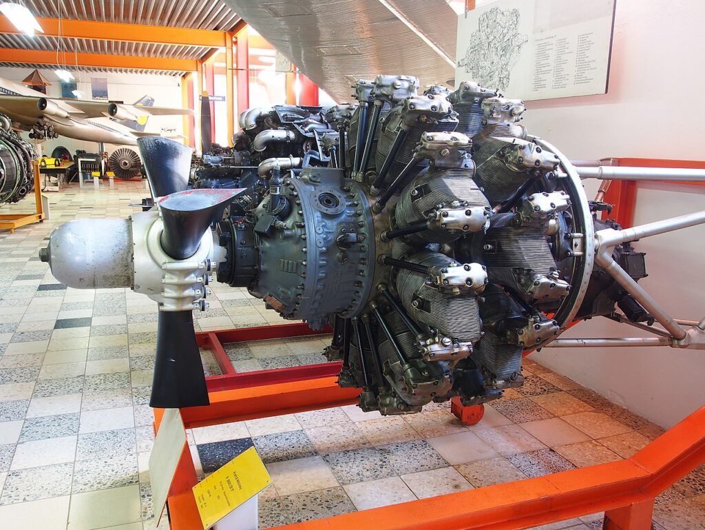 R-2800 engine