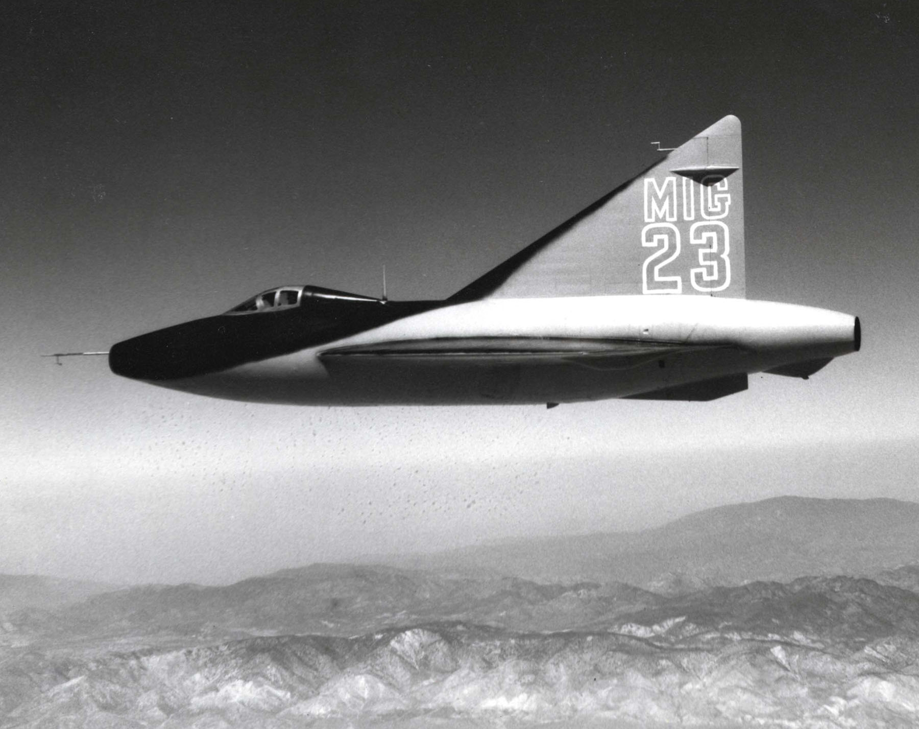 The XF-92 looks nothing like the Flogger.