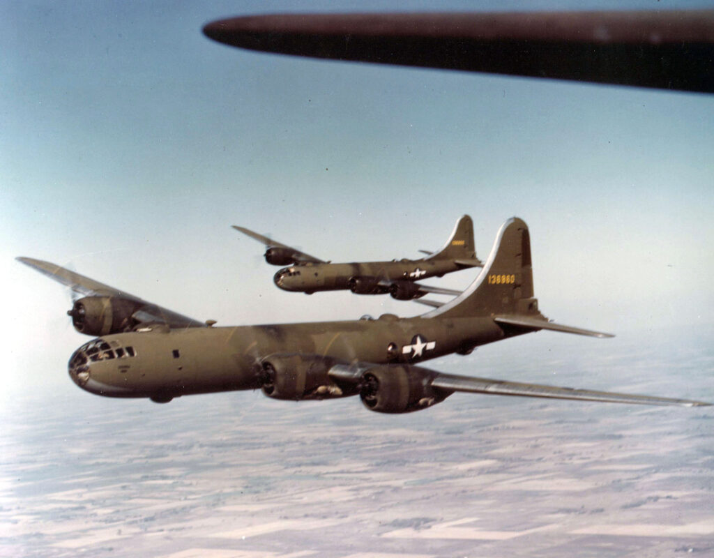 The recon versions were visually similar to the bomber variant.