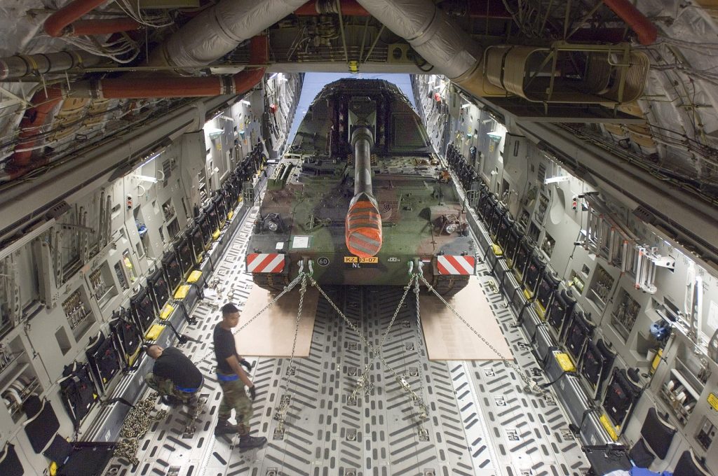 A Dutch PzH 2000 being loaded into a C-17.