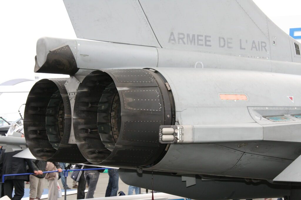 The pair of powerful engines can propel the Rafale to its service ceiling in less than a minute. 